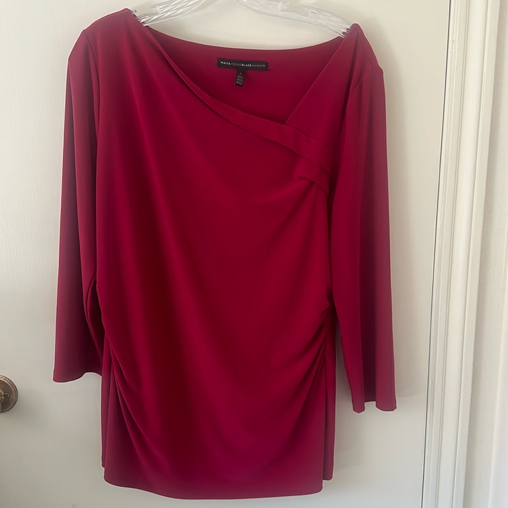 White House Black Market- red knit side ruched long sleeve top, Size L